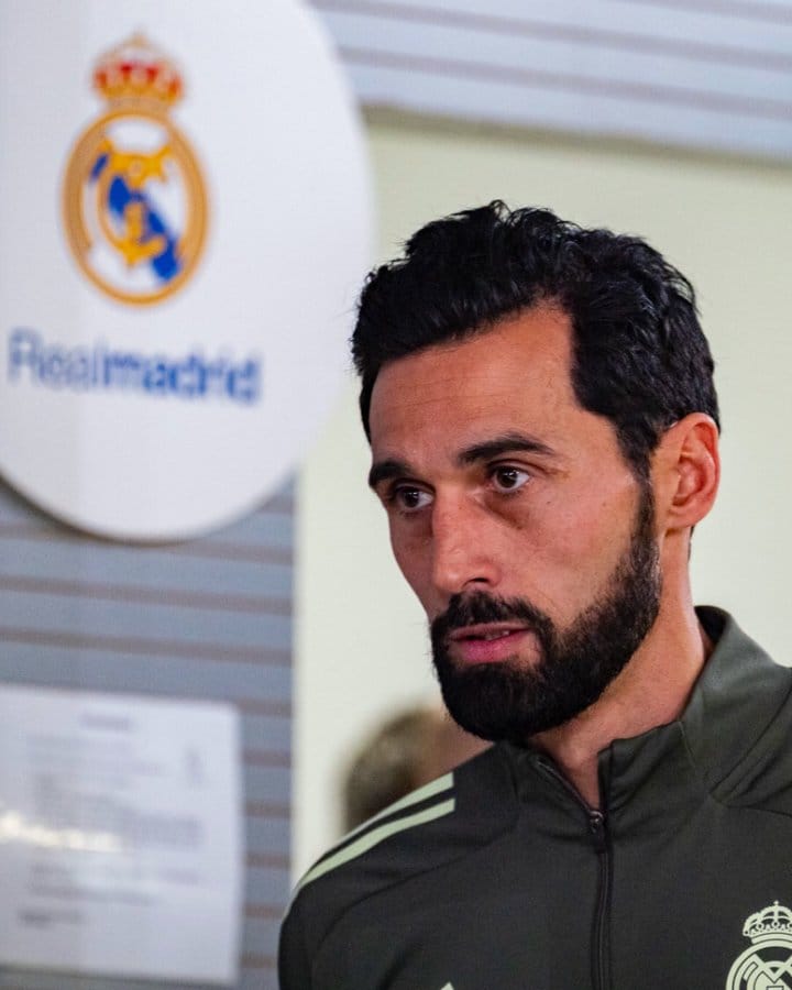 ألفارو أربيلوا ضد ليفانتي مدرب