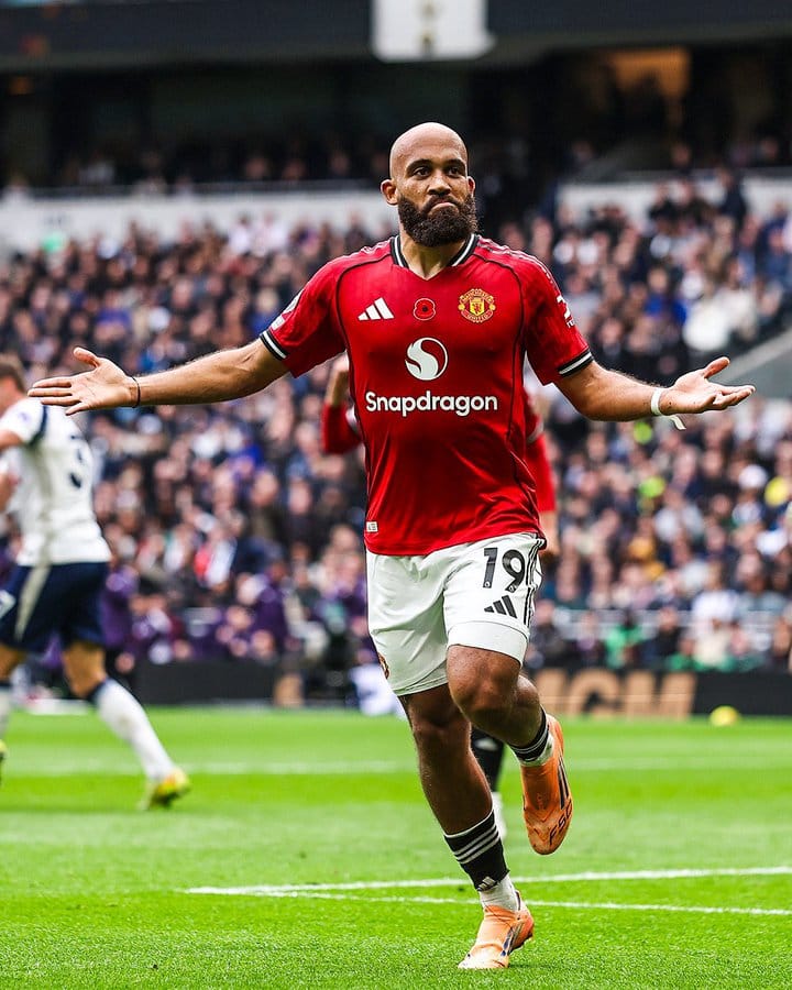 برايان مبومو مع مانشستر يونايتد